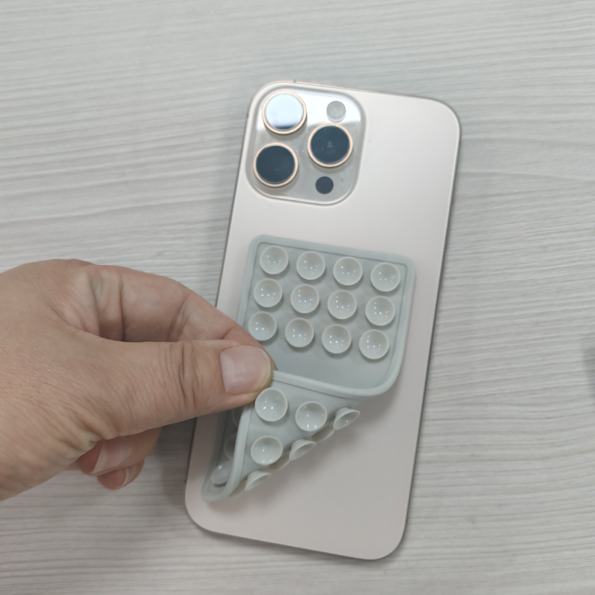 Silicone Suction Cup Phone Cas - огляд і ціна Phone Cases